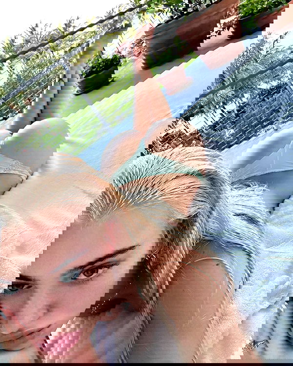 alexandramarianna alexandramarianna archive image