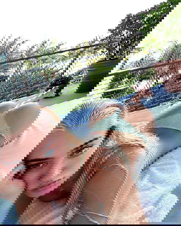 alexandramarianna alexandramarianna archive image