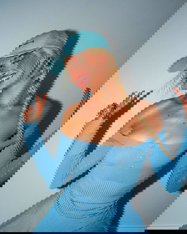 alexandramarianna alexandramarianna archive image