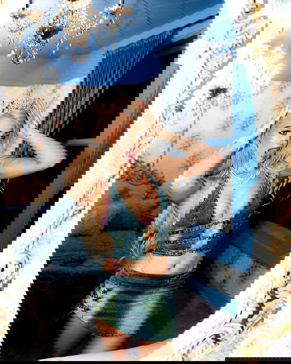 alexandramarianna alexandramarianna archive image