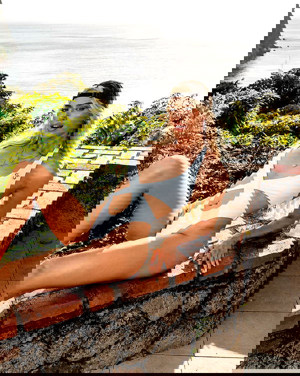 alexandramarianna alexandramarianna archive image