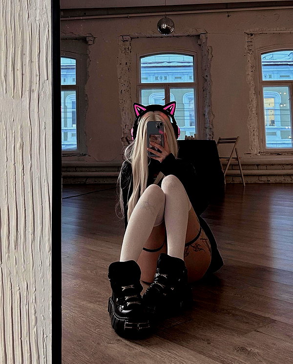 alexsaaart instagram image archive image