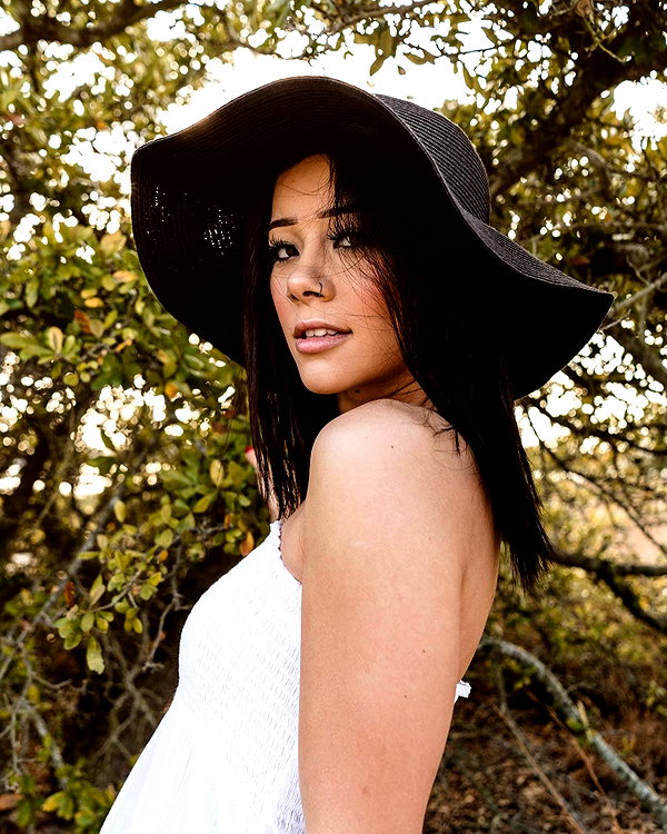alinaapascalee instagram image archive image