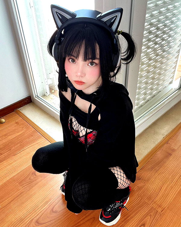 alisapika.pika instagram image archive image