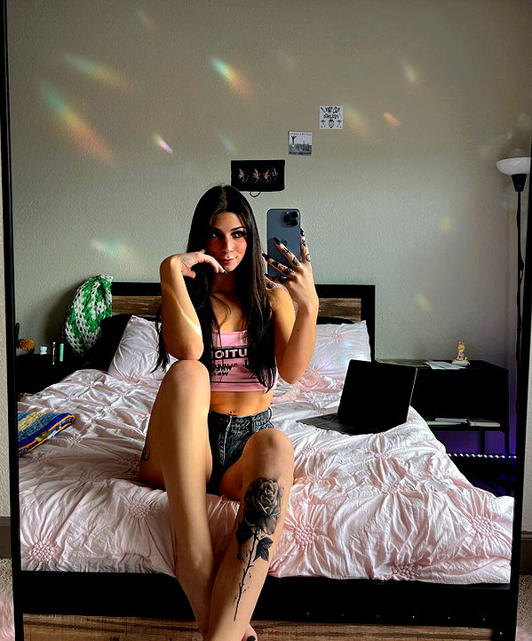 allie_paigexoxo instagram image archive image