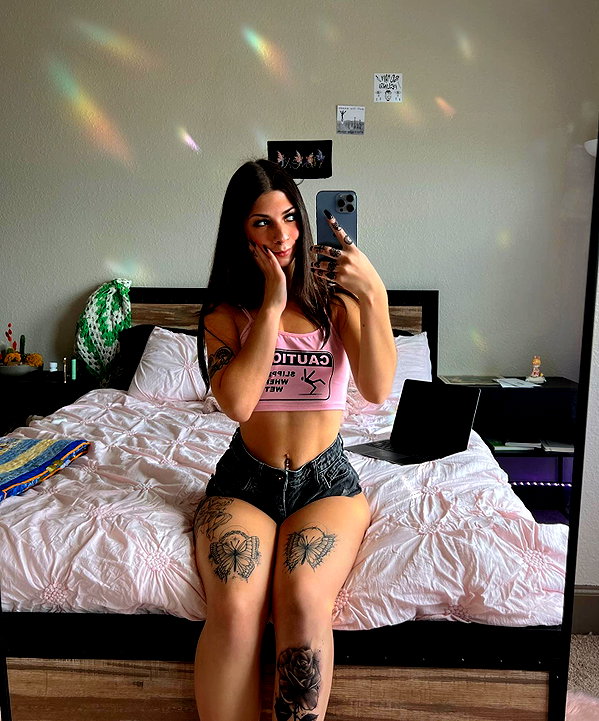allie_paigexoxo instagram image archive image
