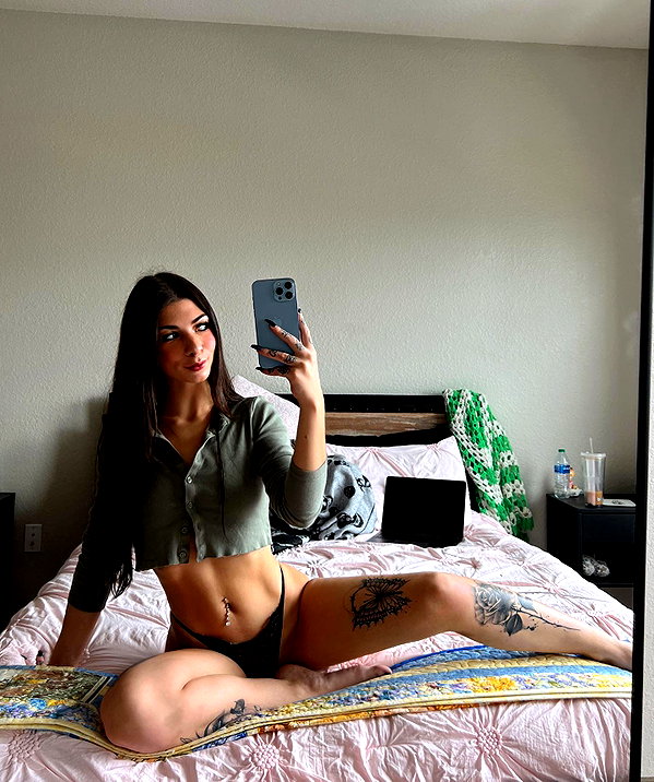 allie_paigexoxo instagram image archive image