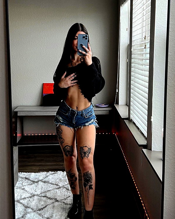allie_paigexoxo instagram image archive image
