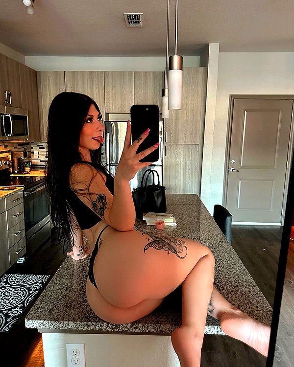 allie_paigexoxo instagram image archive image
