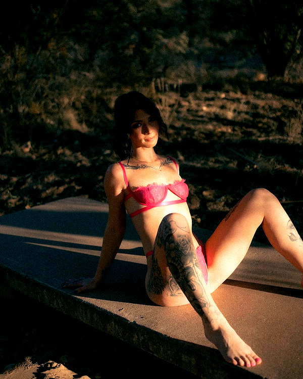 allie_paigexoxo instagram image archive image