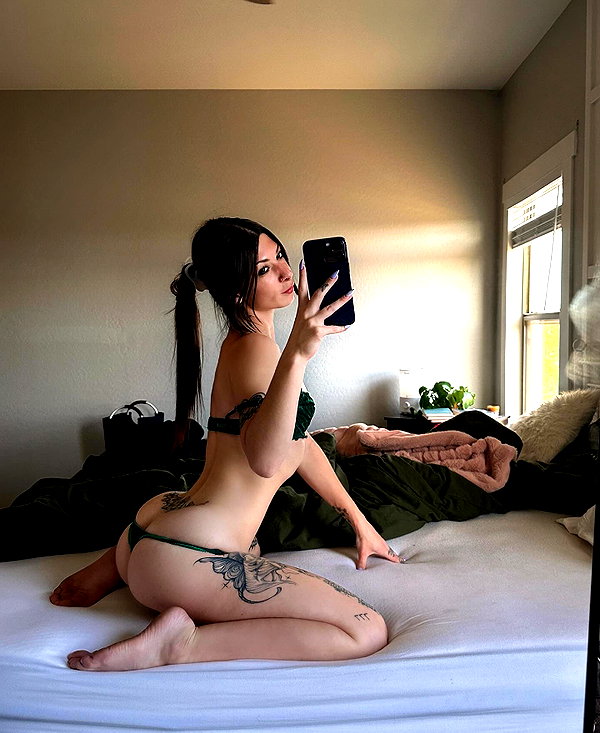 allie_paigexoxo instagram image archive image