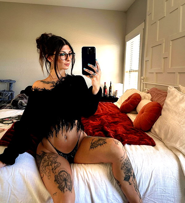 allie_paigexoxo instagram image archive image