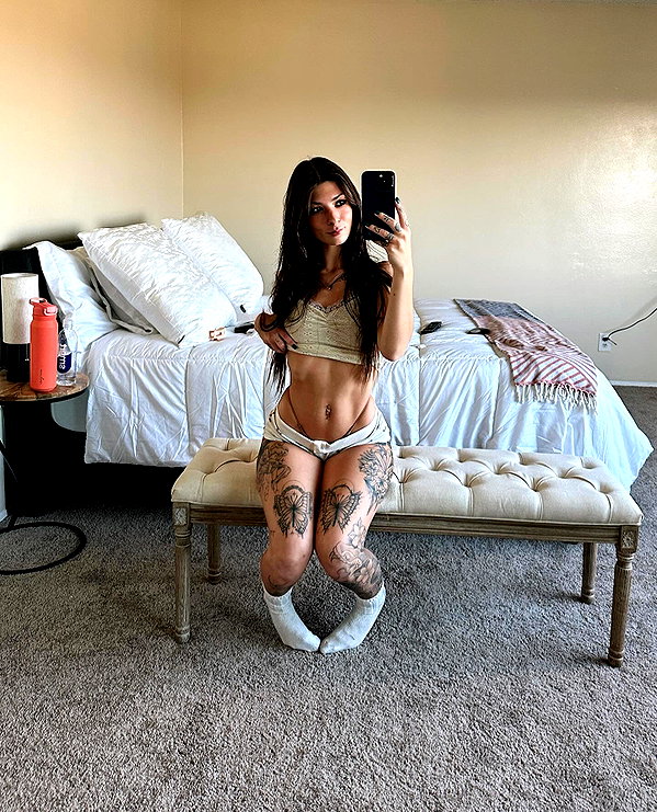 allie_paigexoxo instagram image archive image