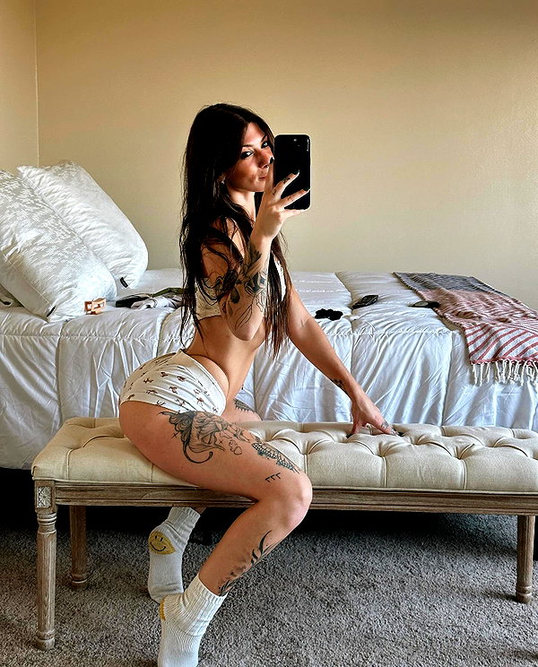 allie_paigexoxo instagram image archive image
