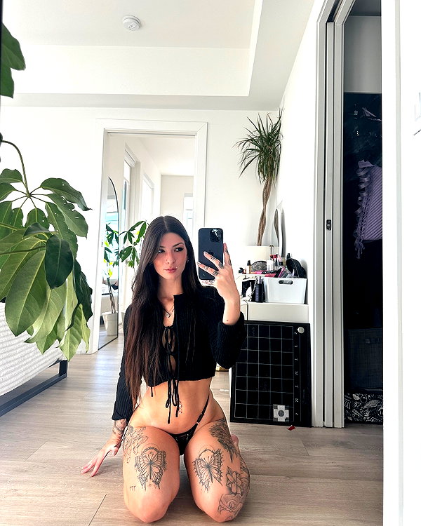 allie_paigexoxo instagram image archive image