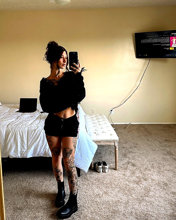 allieblossompaige instagram image archive image