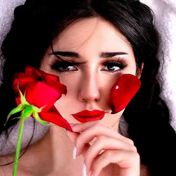 alyri_tv instagram image archive image