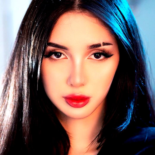 alyri_tv instagram image archive image