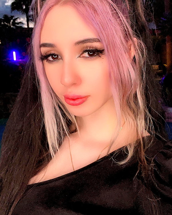 alyri_tv instagram image archive image