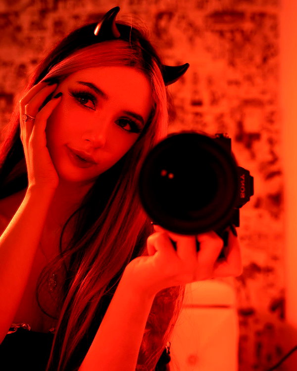 alyri_tv instagram image archive image