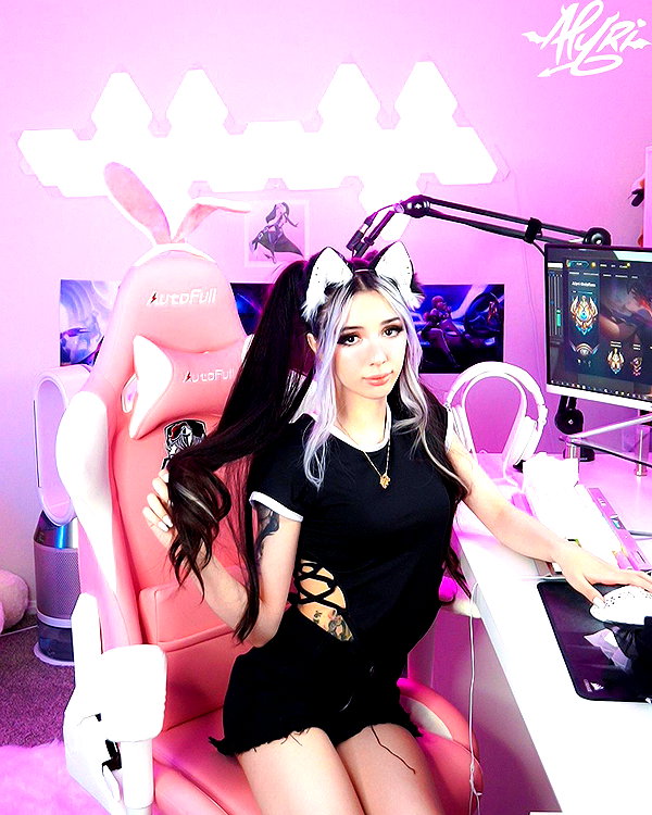 alyri_tv instagram image archive image