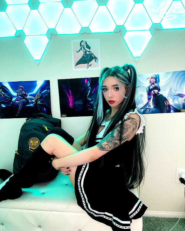 alyri_tv instagram image archive image