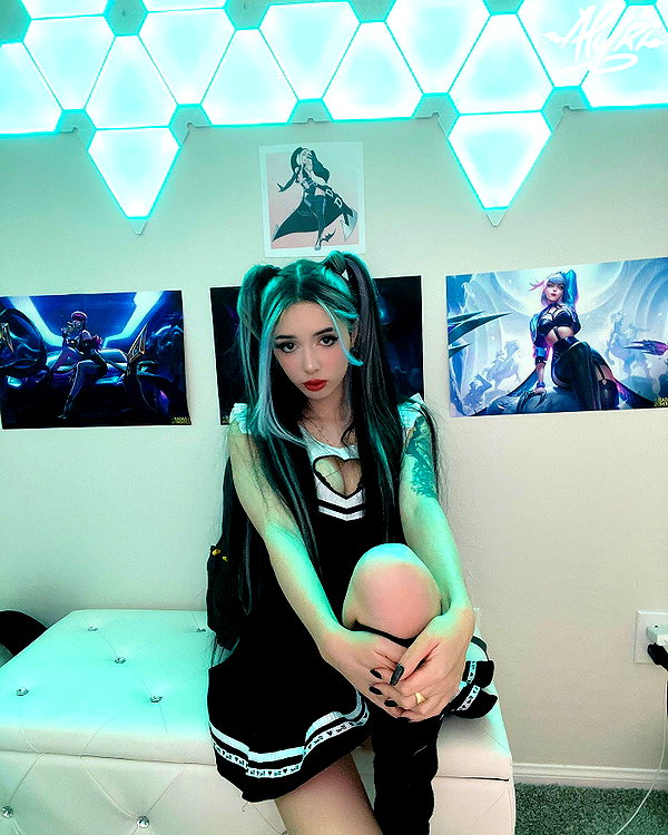 alyri_tv instagram image archive image