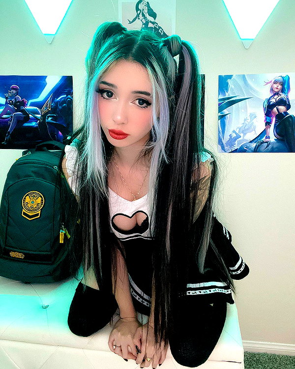 alyri_tv instagram image archive image