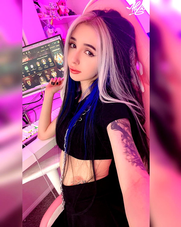alyri_tv instagram image archive image