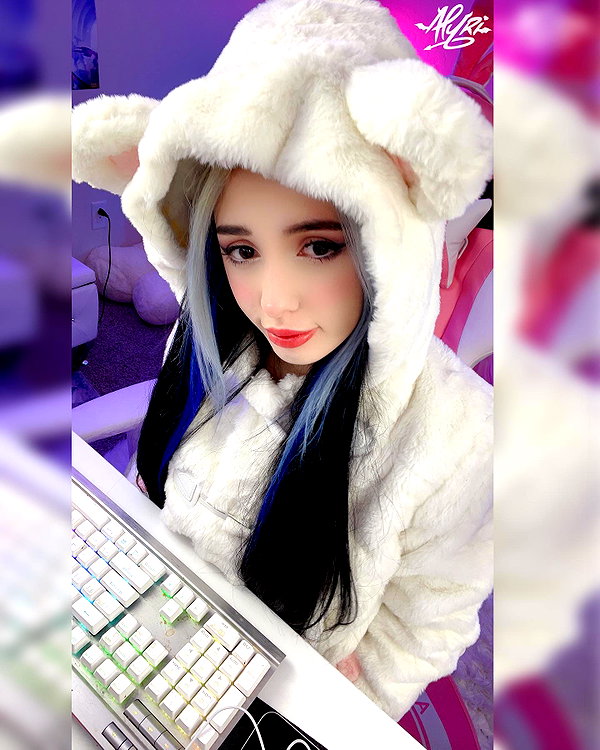 alyri_tv instagram image archive image
