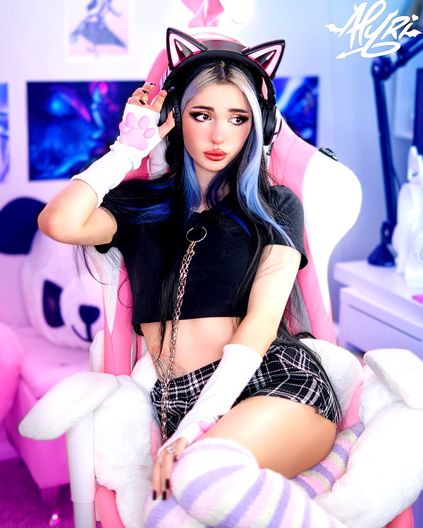 alyri_tv instagram image archive image