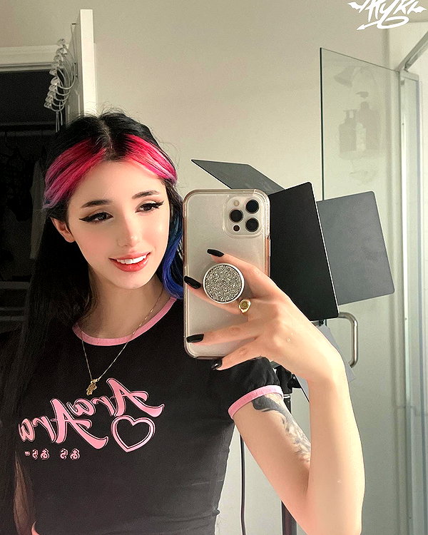 alyri_tv instagram image archive image