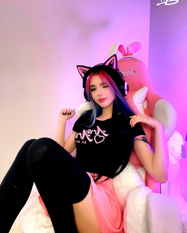 alyri_tv instagram image archive image