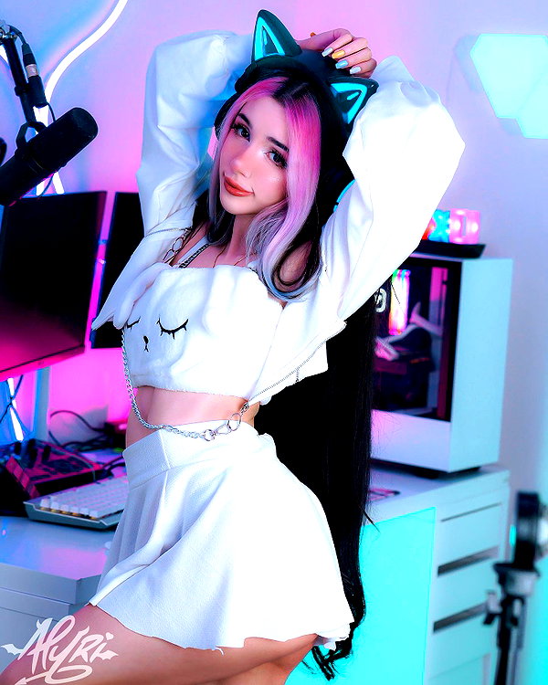 alyri_tv instagram image archive image