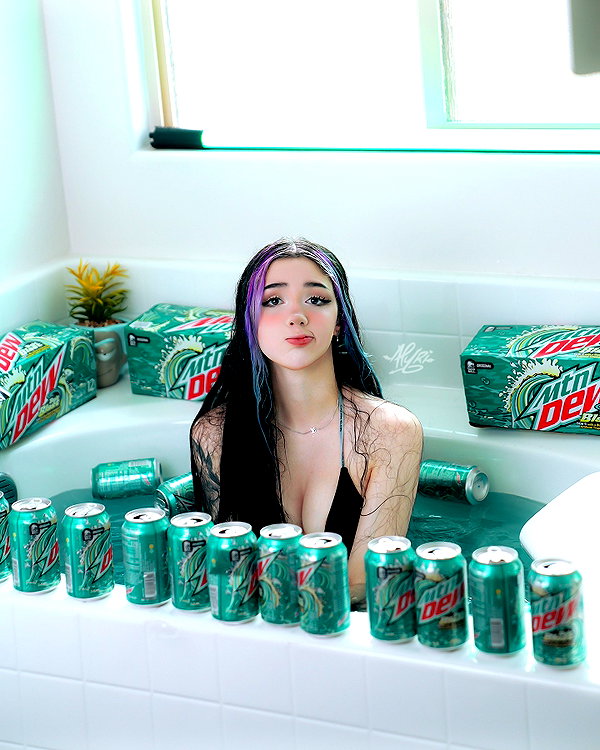 alyri_tv instagram image archive image