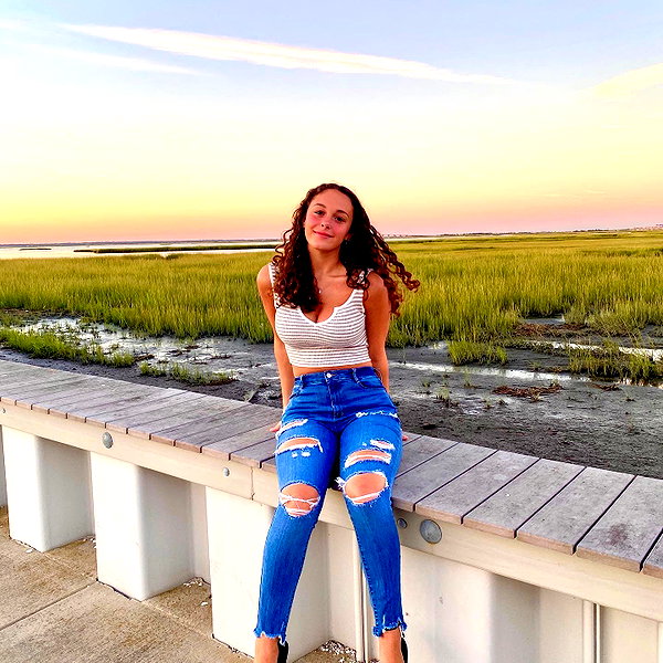 alyssa.lukens instagram image archive image