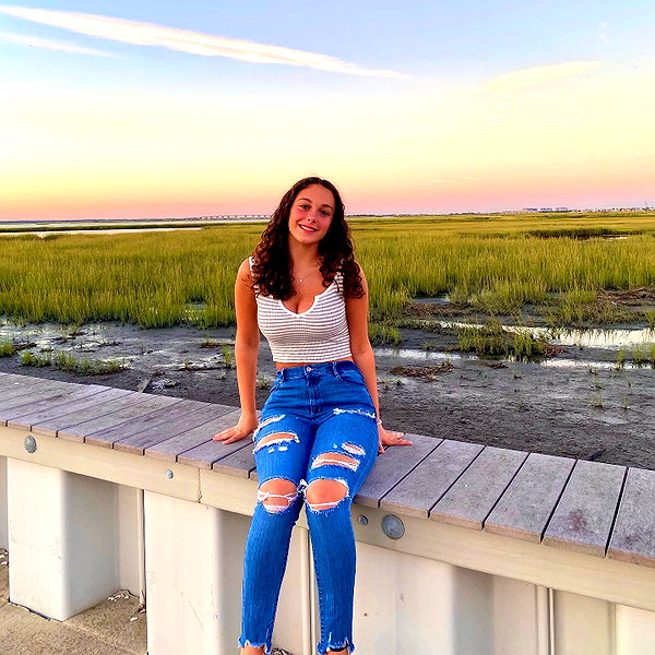 alyssa.lukens instagram image archive image