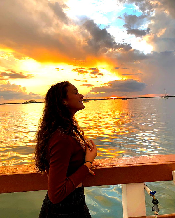 alyssa.lukens instagram image archive image