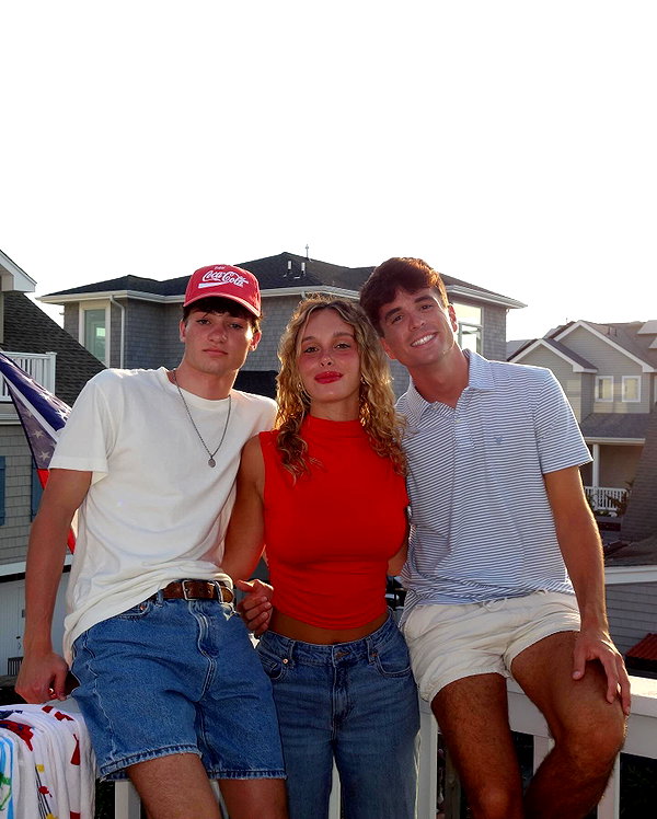 alyssa.lukens instagram image archive image