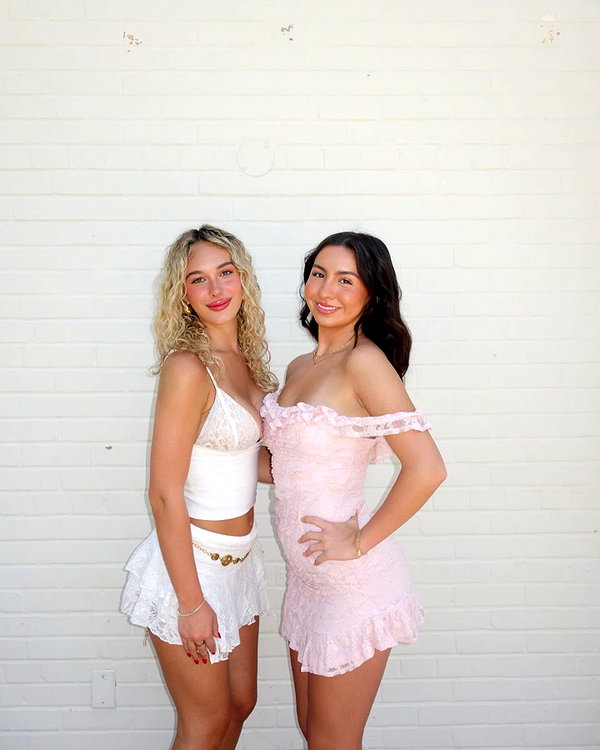 alyssa.lukens instagram image archive image