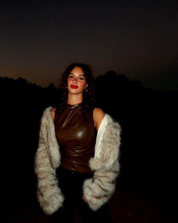 alyssa.lukens instagram image archive image