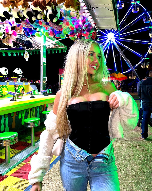 amandakabdebo instagram image archive image