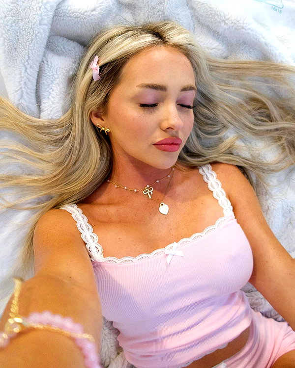 amandakabdebo instagram image archive image