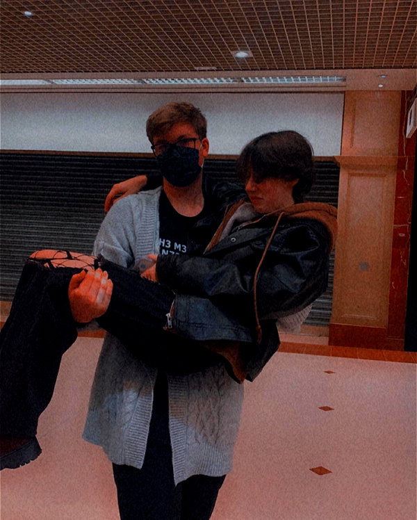 amber.oops instagram image archive image