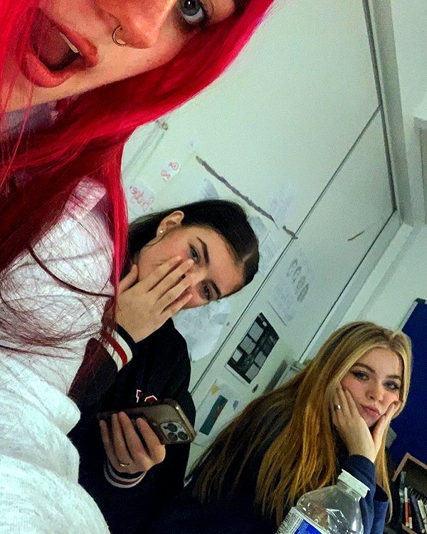 amber.oops instagram image archive image