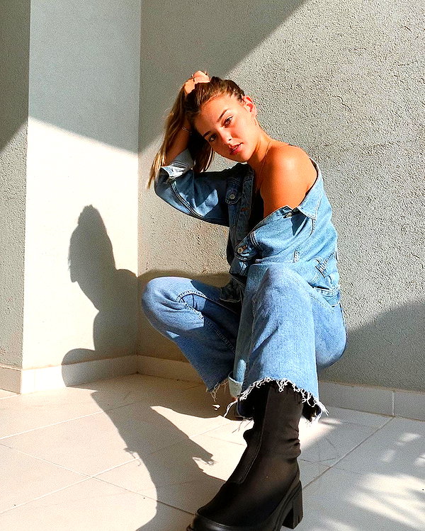 ambersela_ instagram image archive image