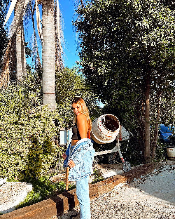 ambersela_ instagram image archive image