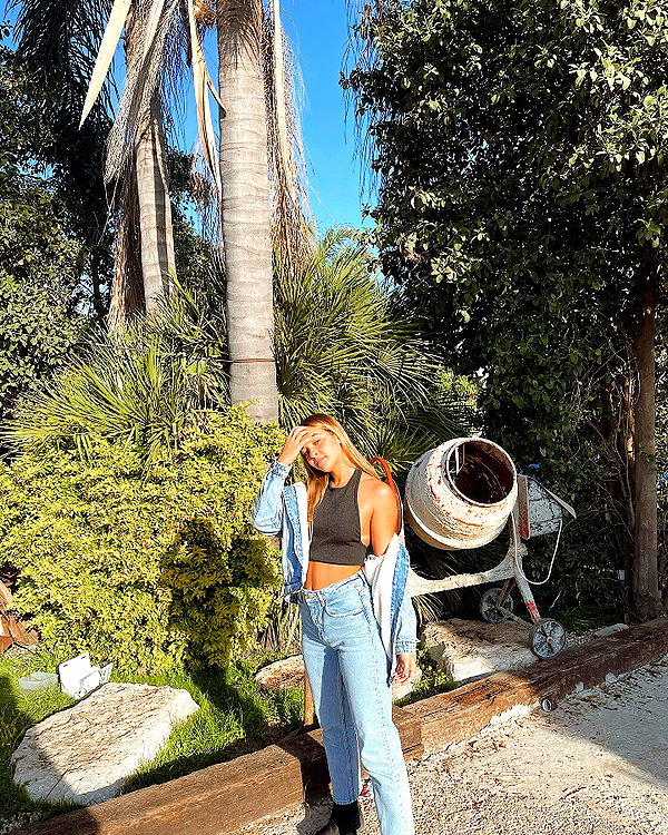 ambersela_ instagram image archive image