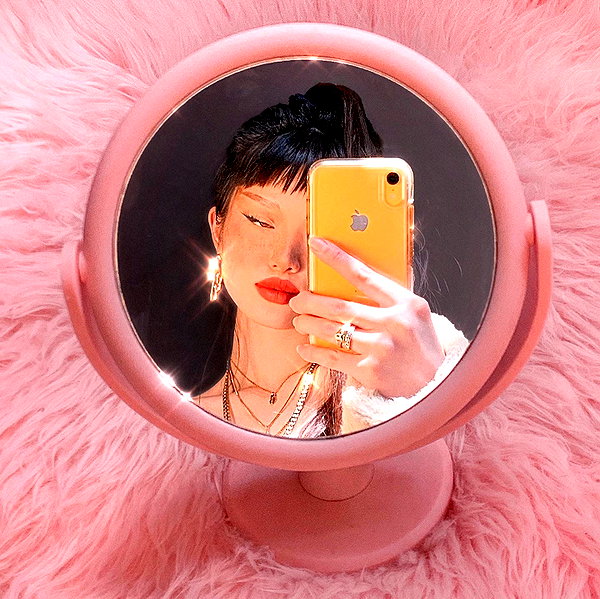 amylouisev instagram image archive image