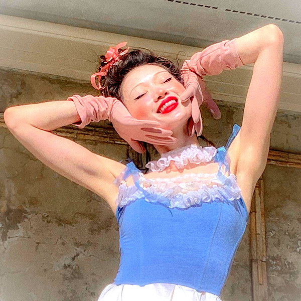 amylouisev instagram image archive image